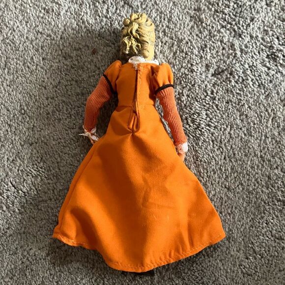 DARK SHADOWS ANGELIQUE BOUCHARD FIGURE 8” RARE MEGO - Picture 4 of 7